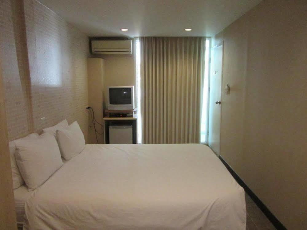 Hotel Urban House Bangkok Exterior foto